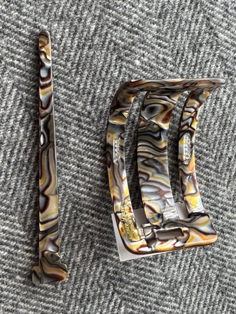 NWT, FRANCE LUXE, CUT OUT SLIDE HAIR ACCESSORY IN ONYX PATTERN
